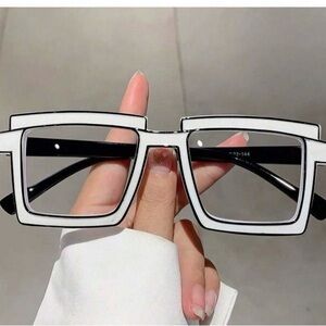 SHEIN Monochrome Square Glasses